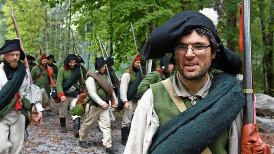 Geschichte nacherleben: Eine bunt gemischte Truppe aus Russland will wissen, wie es Suworows Soldaten auf dem Feldzug durchs Klöntal und die Alpen erging.