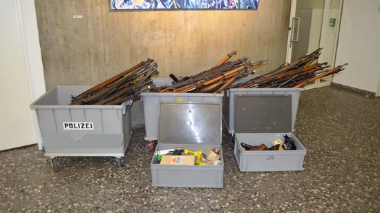 Alte und nicht mehr gebrauchte Waffen können jederzeit bei der Kantonspolizei abgegeben werden.