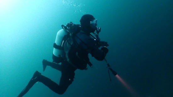 Unterwegs im Walensee: Markus Tobler taucht mit viel Leidenschaft. Pressebild