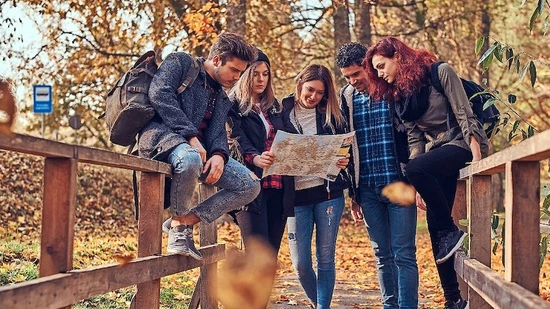 Schnitzeljagd mit Handy statt Karte: Die Jugendarbeit hat Trails für das Smartphone entwickelt, auf denen die Gemeinde entdeckt werden kann.