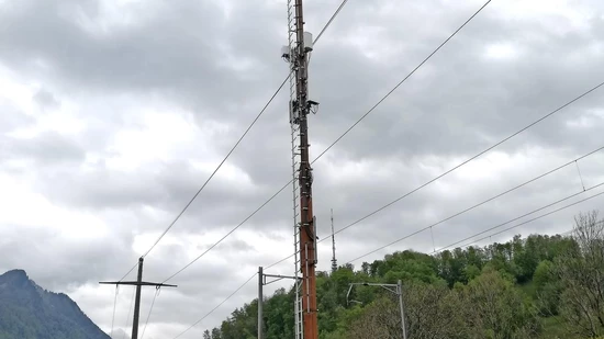 Bewölkte Aussichten: 5G-Mobilfunkantennenanlagen wie hier an der SBB-Strecke Ziegelbrücke–Mühlehorn bleiben umstritten.