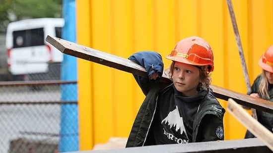 Kleine Bauarbeiter: In Luchsingen dürfen Kinder selber Hand anlegen. 