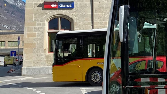 Bundesverwaltungsgericht bestätigt: Postautos fahren weiterhin im Glarnerland .