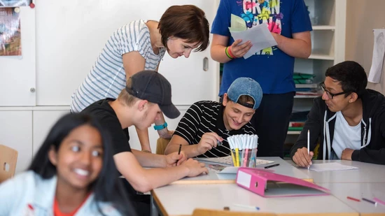 Gemischter Unterricht: In Glarus sitzen Sekschüler künftig in derselben Klasse wie ihre Gspändli aus der Real- und Oberschule.