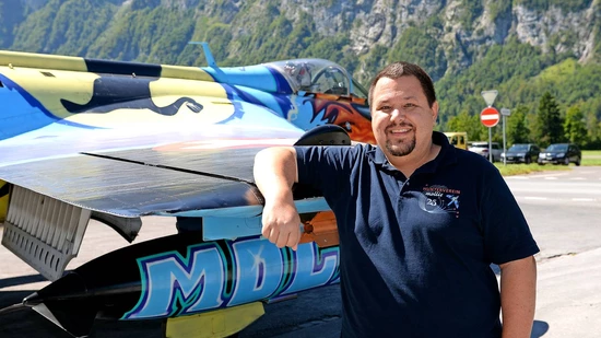 Engagiert für eine Legende: Fritz Leuzinger präsentiert den Graffiti-Hunter seines Vereins.