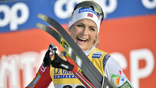 Das Lächeln einer Seriensiegerin. Therese Johaug gewann beim Abschied am Holmenkollen zum 81. Mal ein Weltcuprennen.