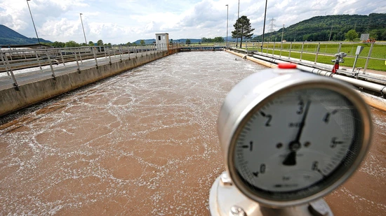 Gift im Abwasser: Im Abwasser der Kläranlage in Bilten findet der Kanton acht von neun gesuchten PFAS-Chemikalien. Die Grenzwerte werden aber unterschritten.