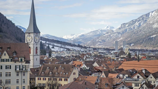 Zwei Kollisionen: In Chur gab es am Dienstag zwei Verkehrsunfälle. In beiden Fällen werden Zeugen gesucht.