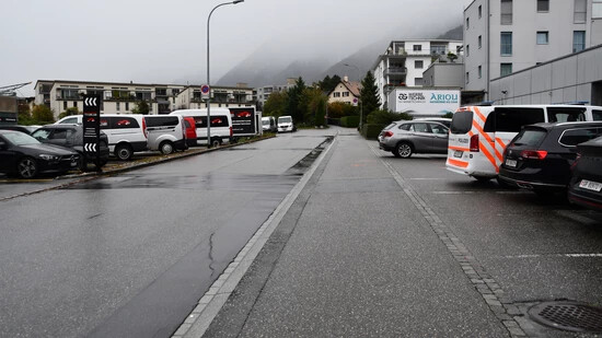 Verkehrsunfall an der Ackerbühlstrasse in Chur: Der Trottinettfahrer wurde verletzt.
