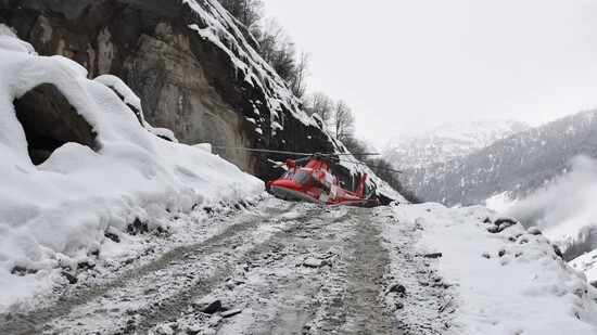Von Schneerutsch erfasst: In Vals ist ein Mann in einem Steinbruch 40 Meter in die Tiefe gestürzt und noch vor Ort gestorben.