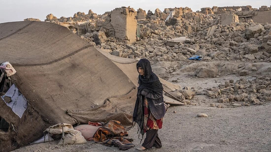 ARCHIV - Nach mehreren verheerenden Erdbeben in Afghanistan im vergangenen Herbst sind nach Angaben der Vereinten Nationen mehr als 400 Millionen Dollar für die Unterstützung des Wiederaufbaus nötig. Foto: Ebrahim Noroozi/AP/dpa