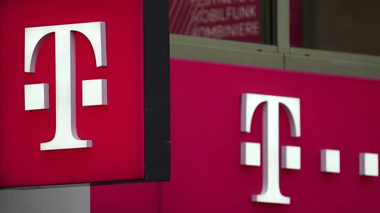 Die Deutsche Telekom will nun im laufenden Jahr beim Gewinn zulegen. (Archivbild)