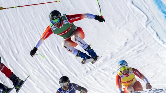 Spektakulär auf den 2. Platz nach vorne geprescht: der Schweizer Skicrosser Jonas Lenherr