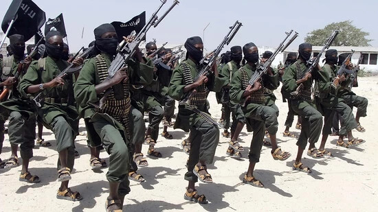 ARCHIV - Die islamistische Terrormiliz Al-Shabaab hat nach eigenen Angaben bei zwei Anschlägen in Zentralsomalia mindestens 53 Soldaten getötet. Foto: Farah Abdi Warsameh/AP/dpa
