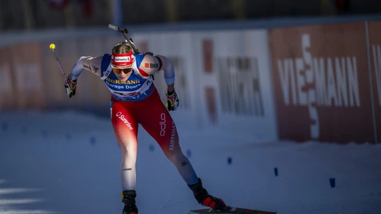 Mehr Schatten als Licht für die Schweizer Biathletinnen im ersten Sprint der Saison (im Bild Amy Baserga)