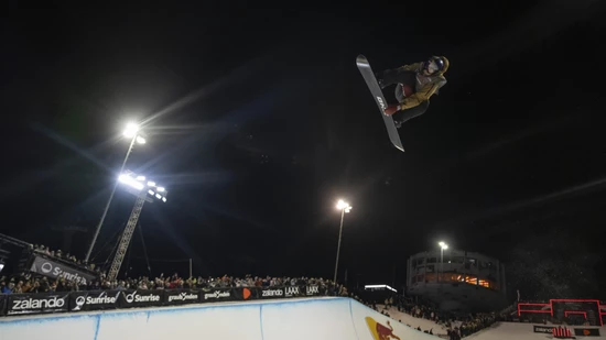 Scotty James überflügelt die Konkurrenz in Laax auch 2026