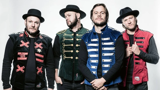 Musikalischer Höhepunkt der Dorfart: die Churer Band 77 Bombay Street.