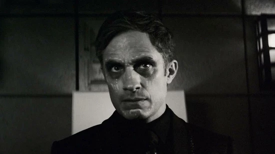 Im neusten MCU-Special für Disney Plus verkörpert Gael Garcia Bernal die Figur des Werewolf by Night. 