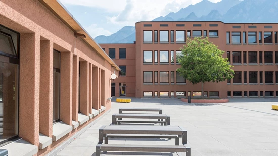 Kein Einzelfall: Aufgrund der Anzeige über eine Bedrohung eines Schülers hat die Kantonspolizei Graubünden die Ermittlungen aufgenommen.