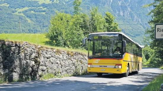 Neues Angebot: Im Sommer verkehrt an schönen Sonntagen von Glarus aus ein zusätzliches Postauto ins Klöntal.