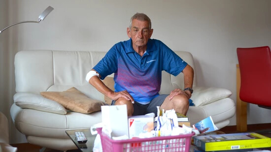 Auf Hilfe angewiesen: Der 73-Jährige hat eine Wunde, die er nicht selber versorgen kann. Darum bekommt er zweimal pro Woche Besuch von der Spitex.