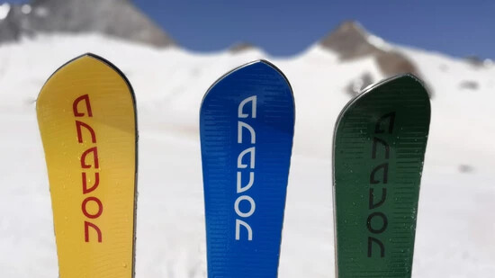 Es geht wortwörtlich «anavon»: Skihersteller Anavon zügelt von Disentis nach Zizers, um dort «vorwärts» zu machen.