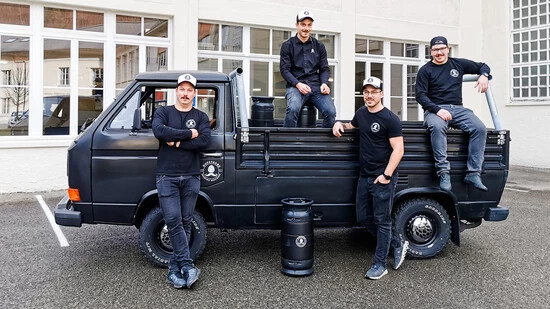 Der Schnauz ist ihr Markenzeichen: Die Streiff-Brüder wollen unter dem Namen Hopstache Brewing Brothers (Hopfenschnauz Braubrüder) 20’000 Liter Bier brauen.