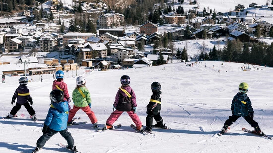 Früh übt sich: Kinder machen auf den Pisten von Bergün ihre ersten Versuche auf Skis.