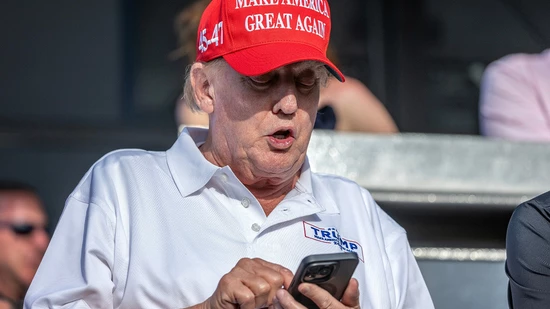 Letzten Sonntag auf dem Golfplatz: Ex-US-Präsident Donald Trump hat im Wahlkampf ein Problem mit den Frauen.  