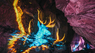 Light Ragaz projiziert Bilder, Farben und 3D-Effekte an die bis zu 80 Meter hohen Felswände der Taminaschlucht. 