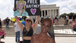 Unterstützerin von Popstar Britney Spears bei einer Kundgebung vor dem Lincoln-Monument in der US-Hauptstadt Washington.