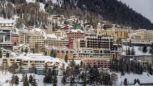 Schweizer Hotels waren im November wieder besser ausgelastet: St. Moritz im Engadin (Archivbild).