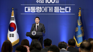 Der südkoreanische Präsident Yoon Suk Yeol  im Präsidialamt in Seoul. Foto: Chung Sung-Jun/Pool Getty Images AsiaPac/AP/dpa