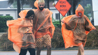 Auf seinem Weg ins Landesinnere Floridas schwächte sich Sturm «Ian» ab - ungemütliches Wetter brachte er für die Bewohnerinnen und Bewohner des Sonnenstaates allemal. Foto: Joe Burbank/Orlando Sentinel via ZUMA Press/dpa