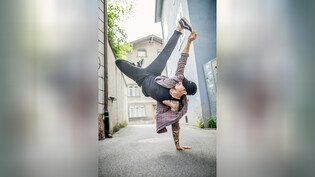 Jung sein in Glarus Nord: Actionbilder wie dieses Breakdance-Foto von David Feldmann bereichern das Kulturjahrbuch.