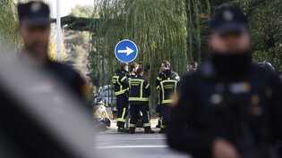 Die spanische Polizei untersucht eine mögliche Verbindung zwischen zwei Briefbomben, die an den ukrainischen Botschafter in Madrid und an ein Rüstungsunternehmen geschickt wurden, bestätigte sie am Mittwoch in einer Erklärung.