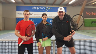 Intensive Arbeit trägt Früchte: Headcoach Roy Sjögren (rechts) und Co-Trainer Patrick Inguscio gehören an der Sjögren’s Tennisschool zum mehrköpfigen Betreuerteam der frischgebackenen U18-Schweizer-Meisterin Josephine Kunz.