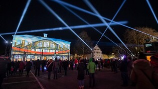 Gedämpftes Licht und kalter Wind prägten die 7. Ausgabe des Licht-Festivals in Murten FR.