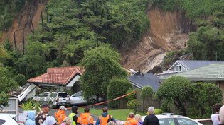 The landslide that demolished a house at Egret Place, Maungatapu after emergency services were on the scene to vacuate, Tauranga, New Zealand, Sunday, January 29, 2023 Credit:SNPA / Cameron Avery  **NO ARCHIVING**