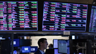 Die CS-Aktie ist wieder im Minus: ein Trader an der New Yorker Börse (Bild vom Donnerstag).