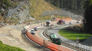 Die A13 wird zwischen dem Tunnelportal Traversa Süd und dem Anschluss Sufers seit 2017 saniert.