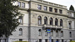 Am Dienstag hat am Bezirksgericht Winterthur der Prozess gegen einen ehemaligen Verkaufsleiter von Microsoft Schweiz begonnen. Die Staatsanwaltschaft wirft ihm gewerbsmässigen Betrug seines Arbeitsgebers vor. (Symbolbild)