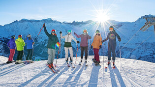 Juhui, es geht los: Die Glarner Skigebiete – hier ein Werbebild aus Elm – werfen die Skilifte an. 