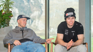 Ratschlag für die Zukunft: Skirennfahrer Fadri Janutin (links) weiss, wo sich Kollege Livio Simonet noch steigern muss.