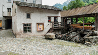 In vergangene Zeiten eintauchen: Während eines Besuchs in der Mühle Aino in Poschiavo lernen die Gäste das vorindustrielle Handwerk kennen. 