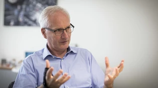 CEO Andreas  Löwenstein verlässt Kopter.