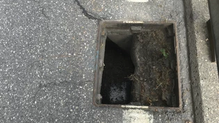 Die entfernten Schachtdeckel gefährdeten Personen.