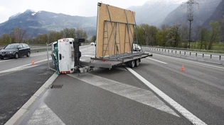 DAs Unfallfahrzeug in Trübbach ... DAs Unfallfahrzeug in Trübbach ...
