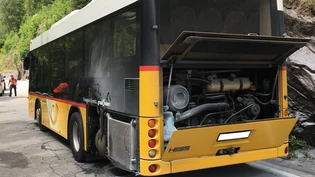 Der hintere Teil des Postautos wurde beschädigt.