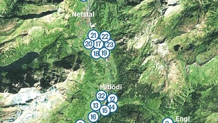 Rarität: Christian Behring zeigt das Modell einer Kommode aus dem 18. Jahrhundert. CLAUDIA KOCK MARTI